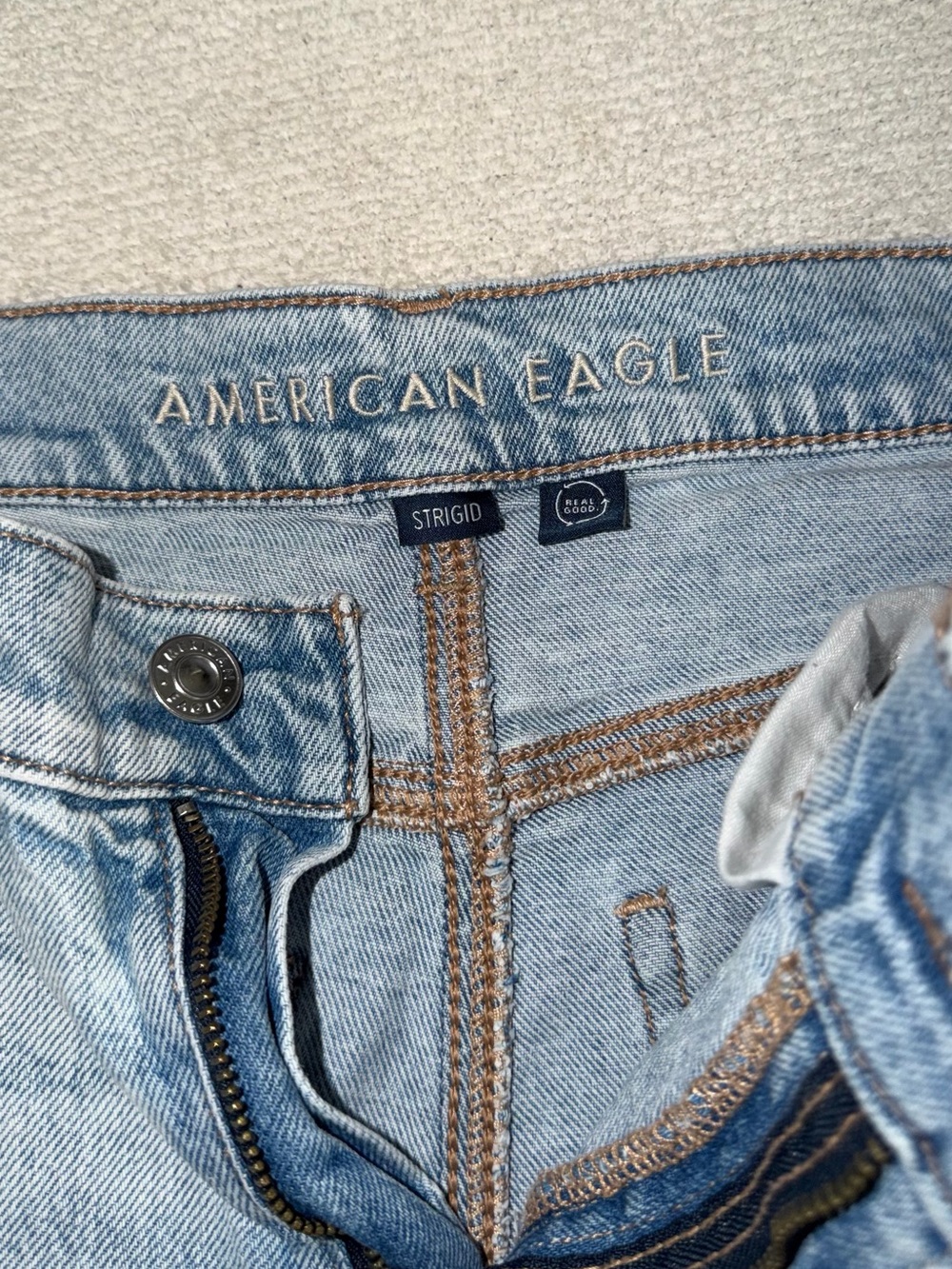 Distressed Jeans - Picture 3 of 6